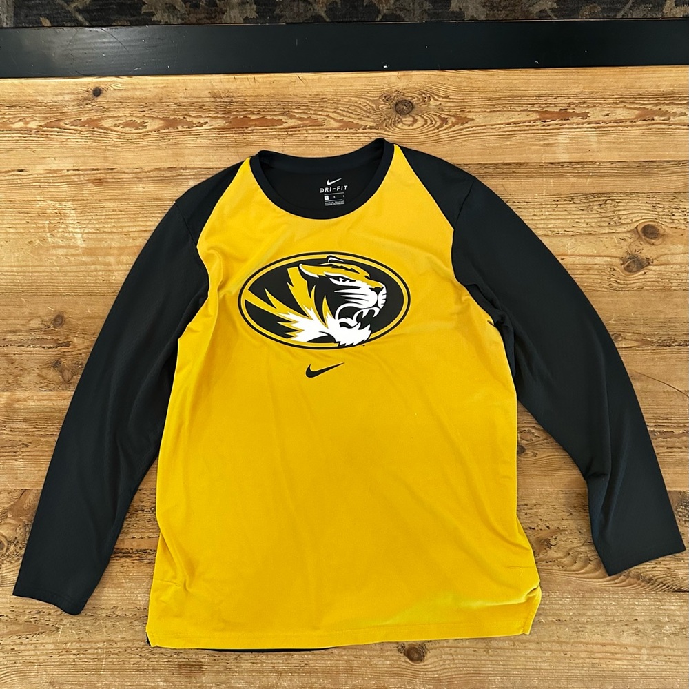 University of Missouri Long-Sleeve Nike Dri-FIT Shirt Size L